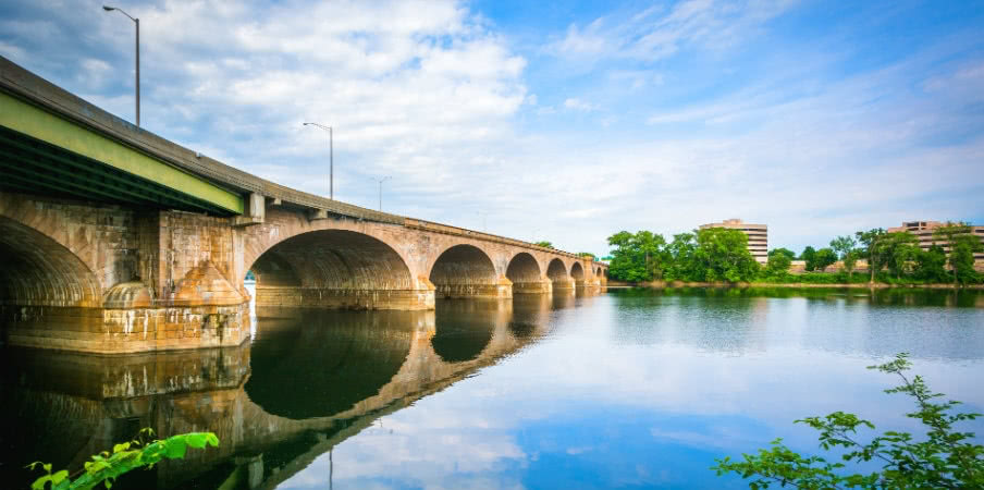 bulkeley bridge over the connecticut river