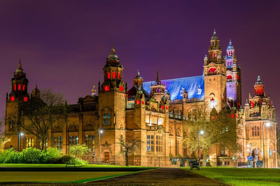 exterior of kelvingrove art gallery and museum in glasgow