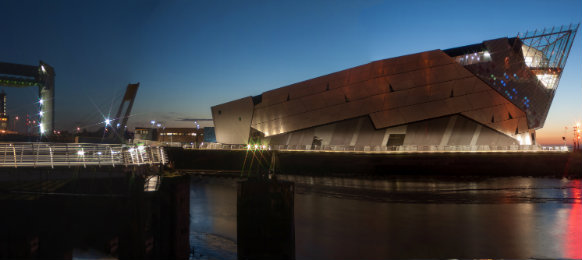 kingston upon hull tidal barrier and the deep