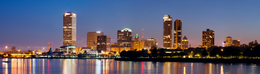 milwaukee skyline at twilight