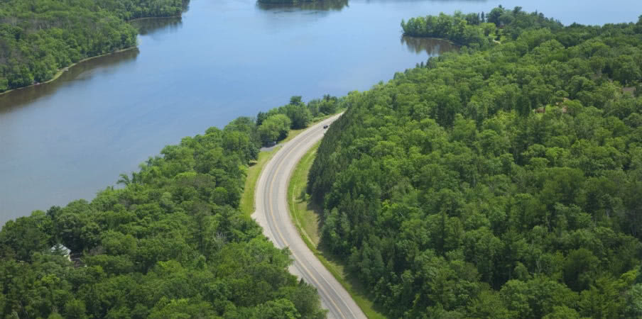 mississippi river curving road near brainerd, minnesota