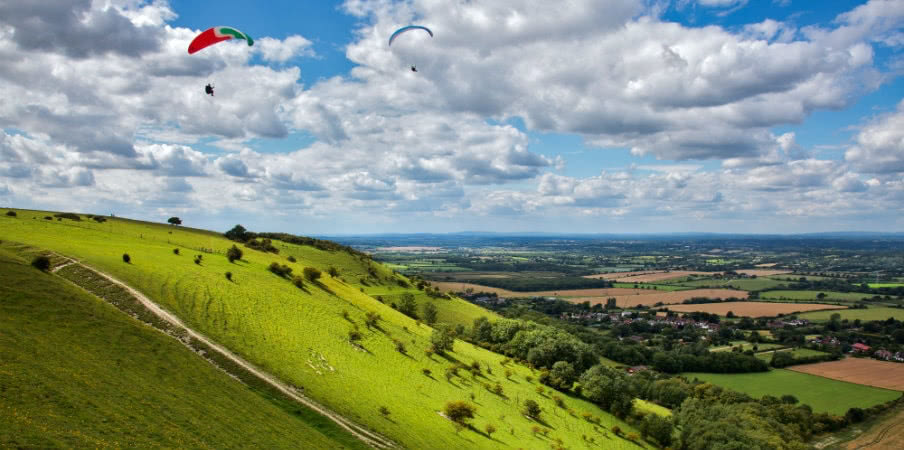 paragliding at devils dyke sussex england