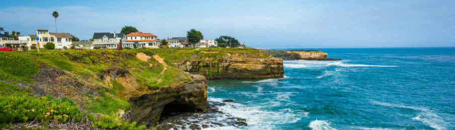 View of cliffs along the Pacific Ocean in Santa Cruz, California