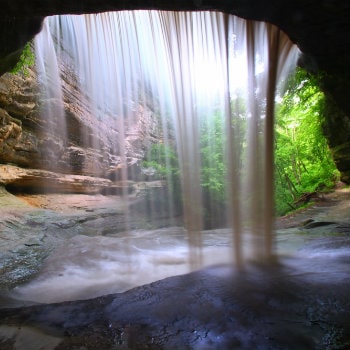 the starved rock state park in illinois