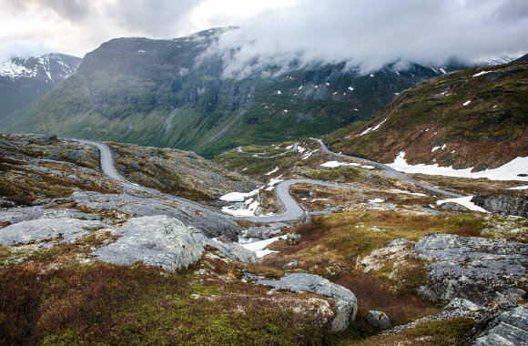 trollstigen-road-in-geiranger-norway-dp