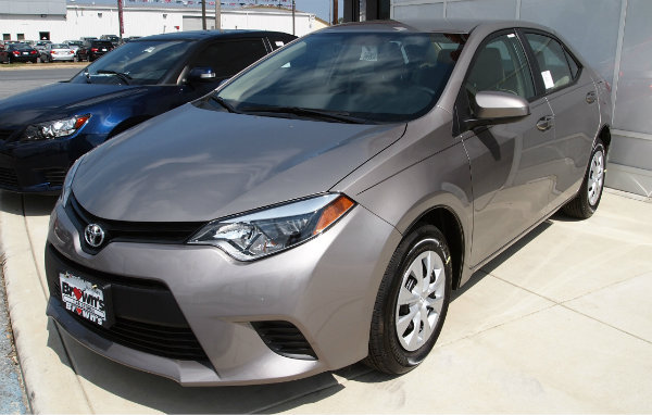 2014_Toyota_Corolla_LE_ECO