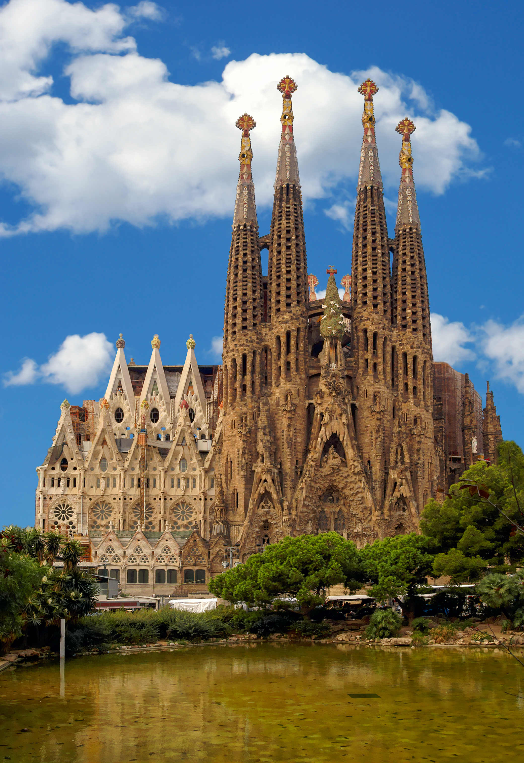 sagradafamilia-Depositphotos