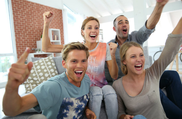 friends-watching-a-football-game-dp