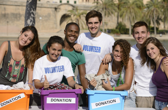 happy-volunteers-dp