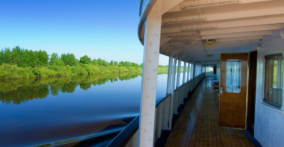 river-cruise-ship-view-dp