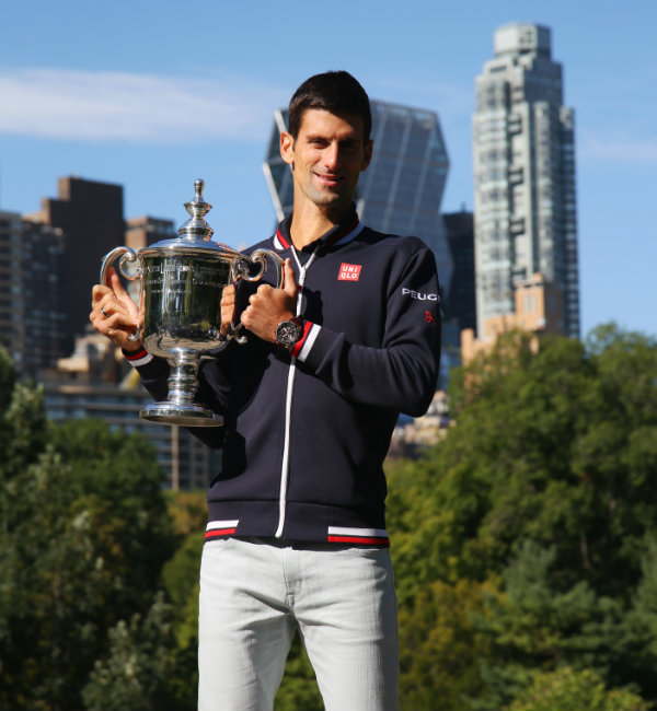 novak-djokovic-posing-in-central-park-with-his-championship-trophy-at-us-open-dp