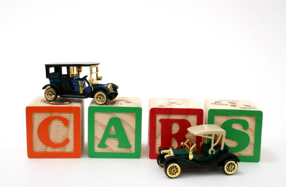 spelling cars using blocks
