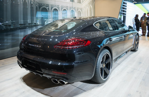 a-porsche-panamera-turbo-s-on-display-dp