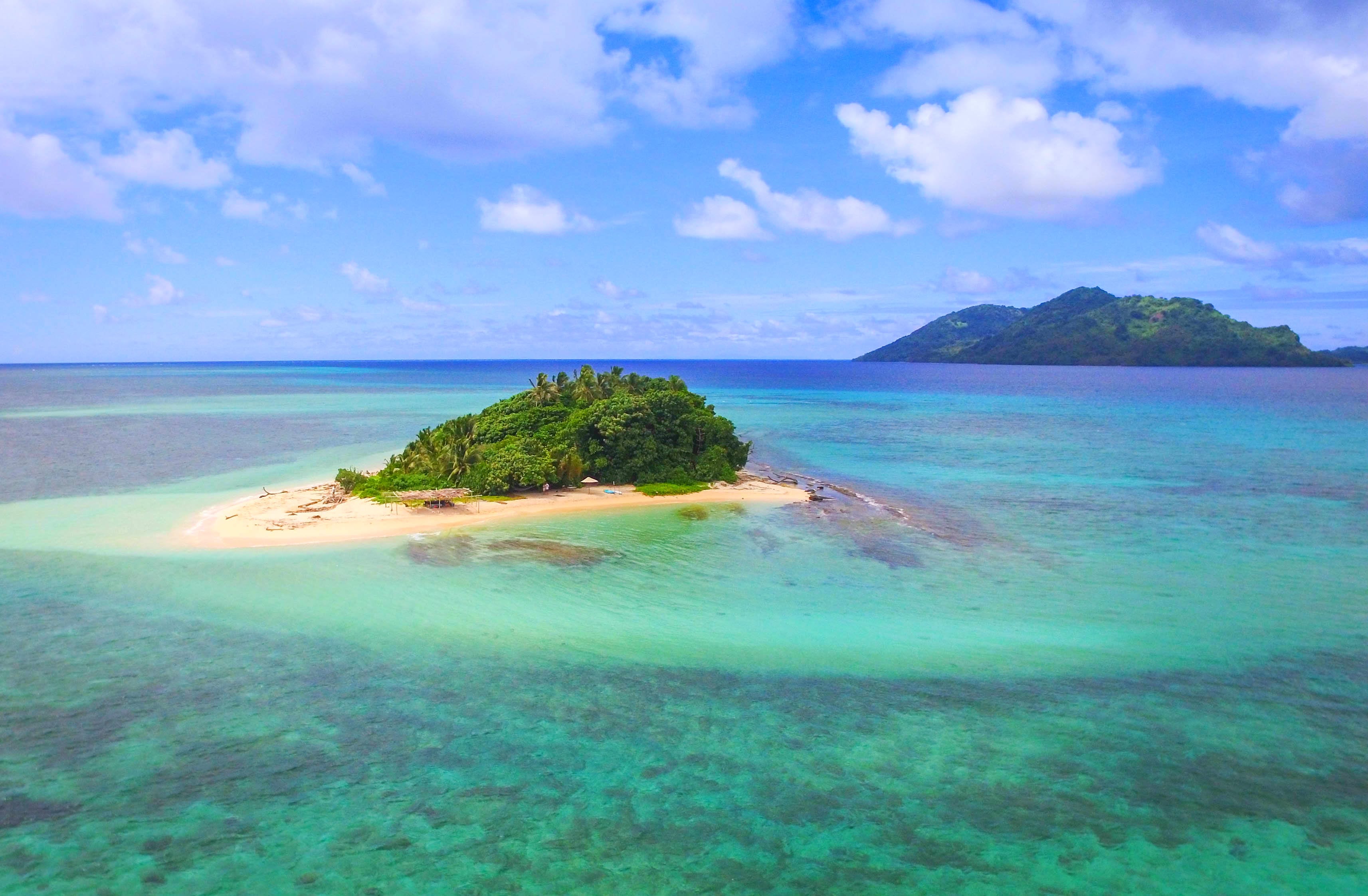 Snorkelling off Fiji's beautiful Coral Coast
