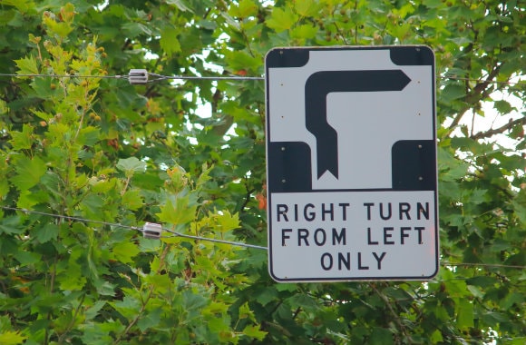 hook turn road sign in Australia