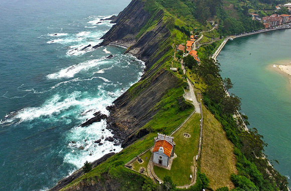 road-trip-spain-coast-by-jules-and-christine-of-dont-forget-to-move-bp