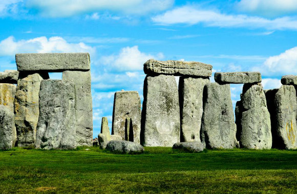 road-tripping-in-stonehenge-england-by-adam-groffman-of-travels-of-adam-bp